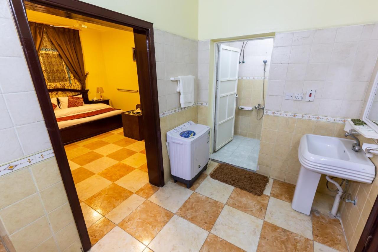 Al Eairy Furnished Apartments - Al Bahah 3 Екстер'єр фото
