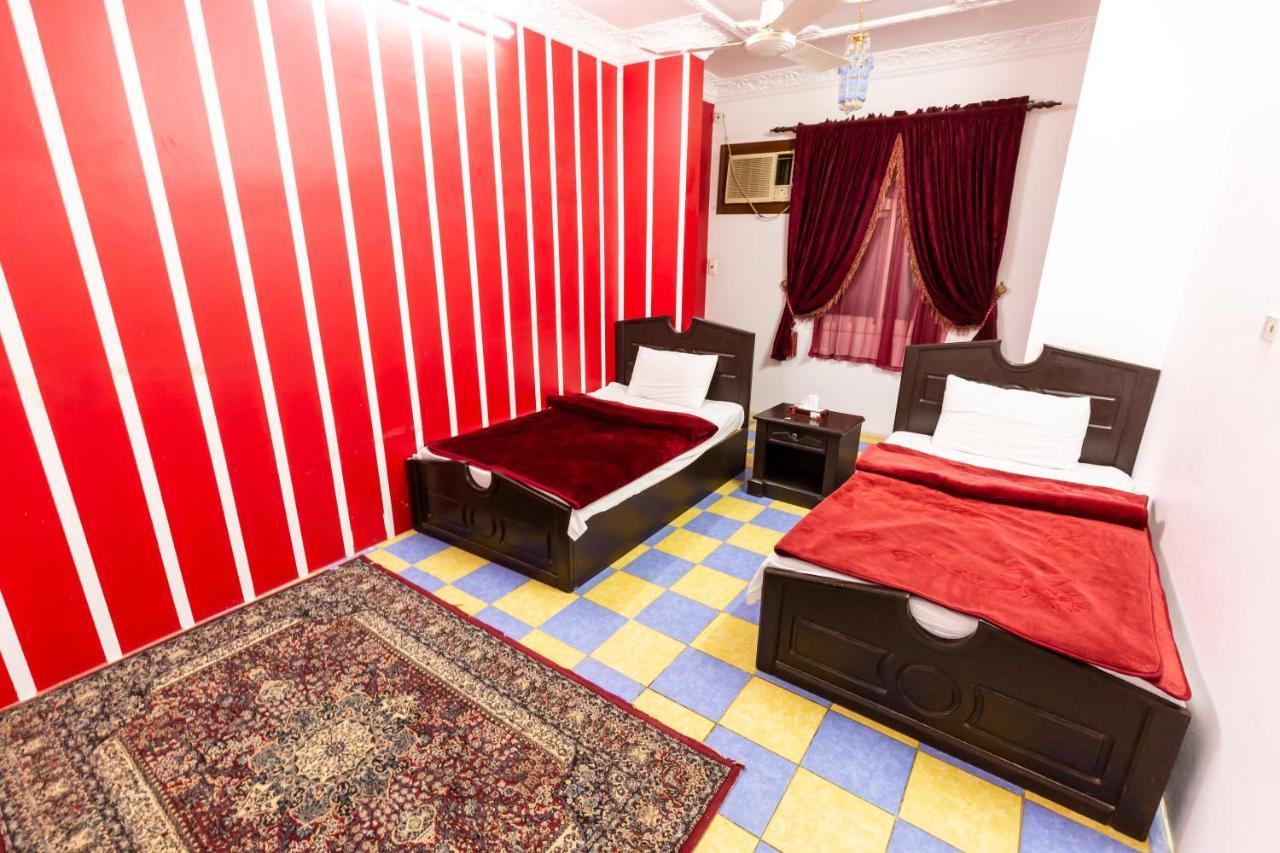 Al Eairy Furnished Apartments - Al Bahah 3 Екстер'єр фото