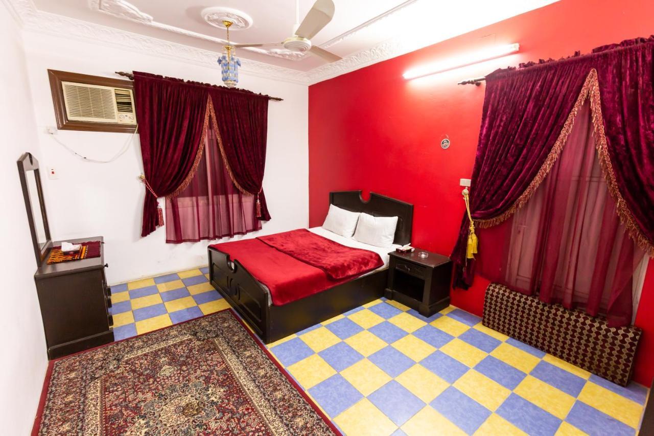 Al Eairy Furnished Apartments - Al Bahah 3 Екстер'єр фото