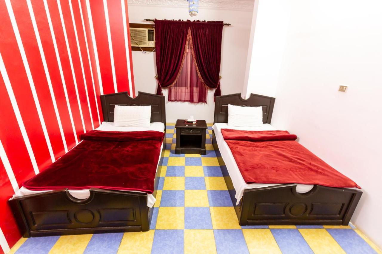 Al Eairy Furnished Apartments - Al Bahah 3 Екстер'єр фото