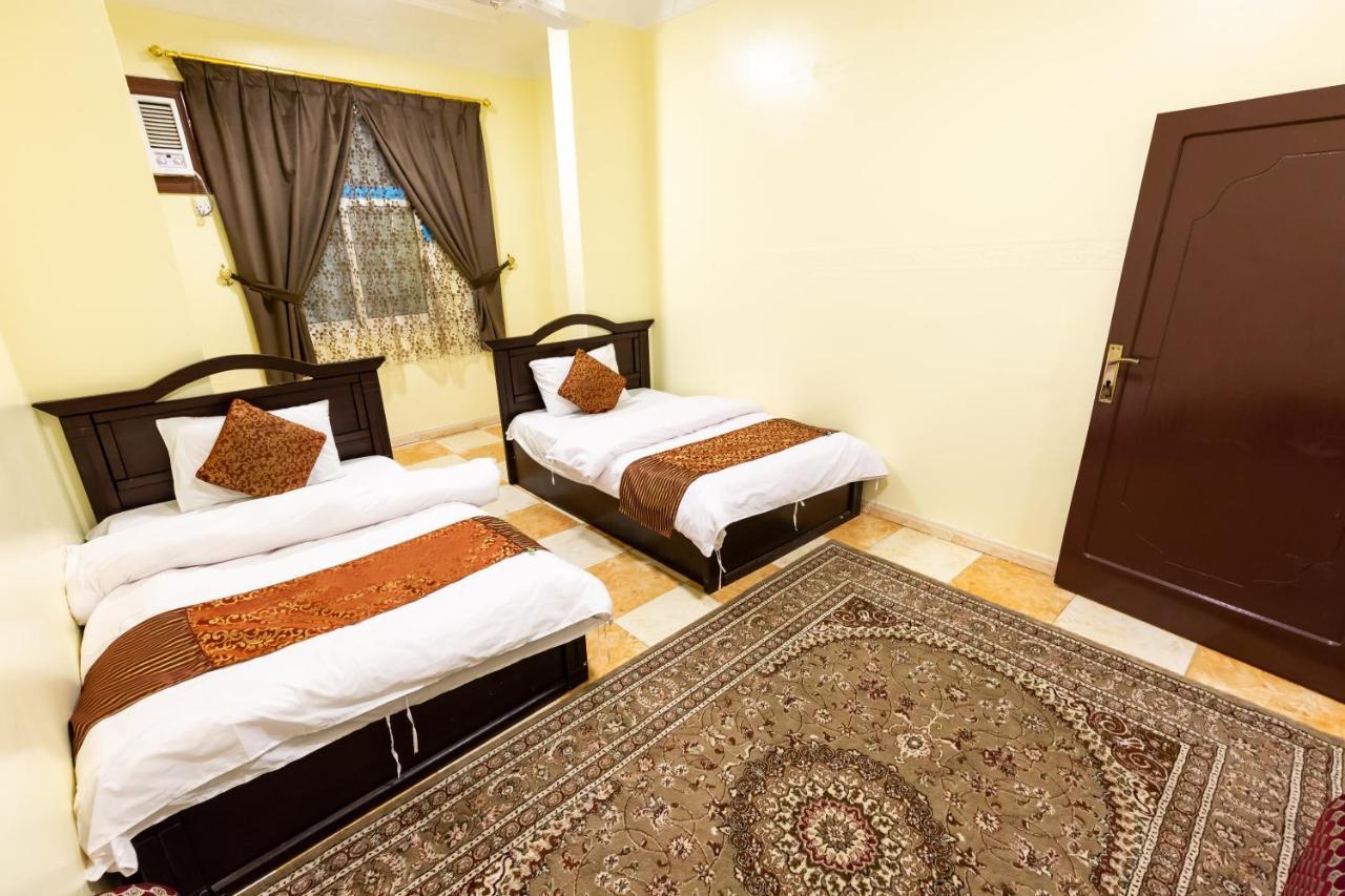 Al Eairy Furnished Apartments - Al Bahah 3 Екстер'єр фото