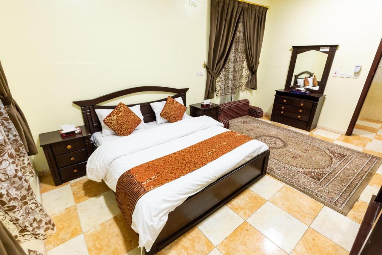 Al Eairy Furnished Apartments - Al Bahah 3 Екстер'єр фото