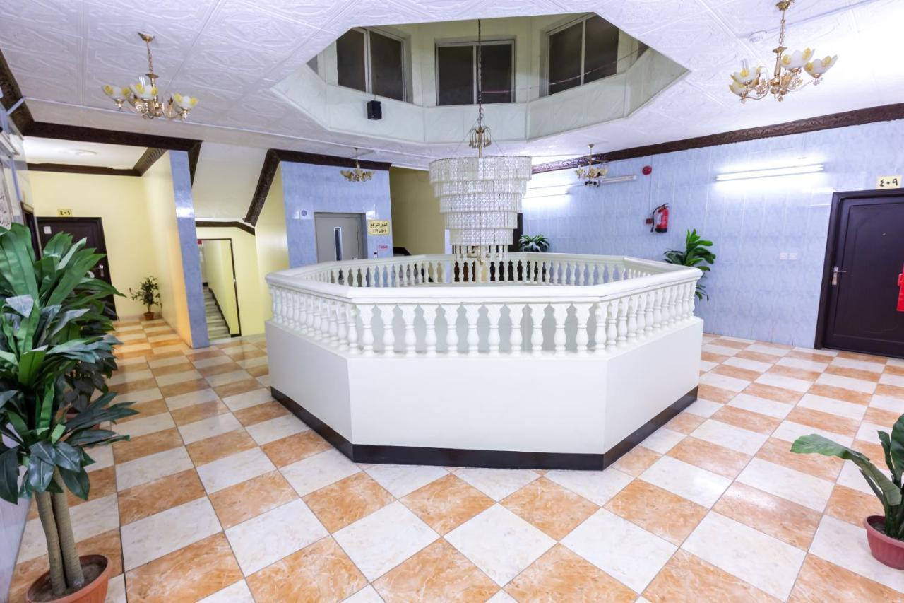 Al Eairy Furnished Apartments - Al Bahah 3 Екстер'єр фото