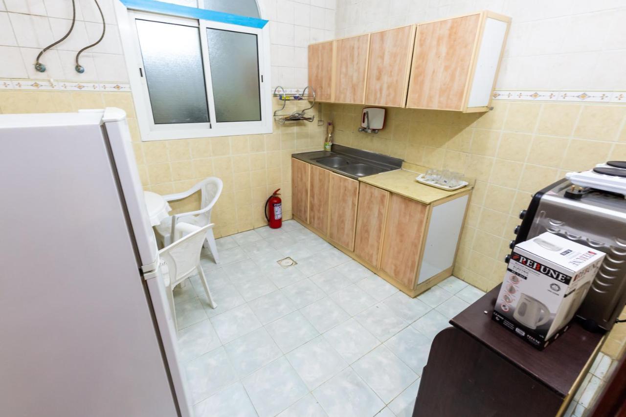Al Eairy Furnished Apartments - Al Bahah 3 Екстер'єр фото