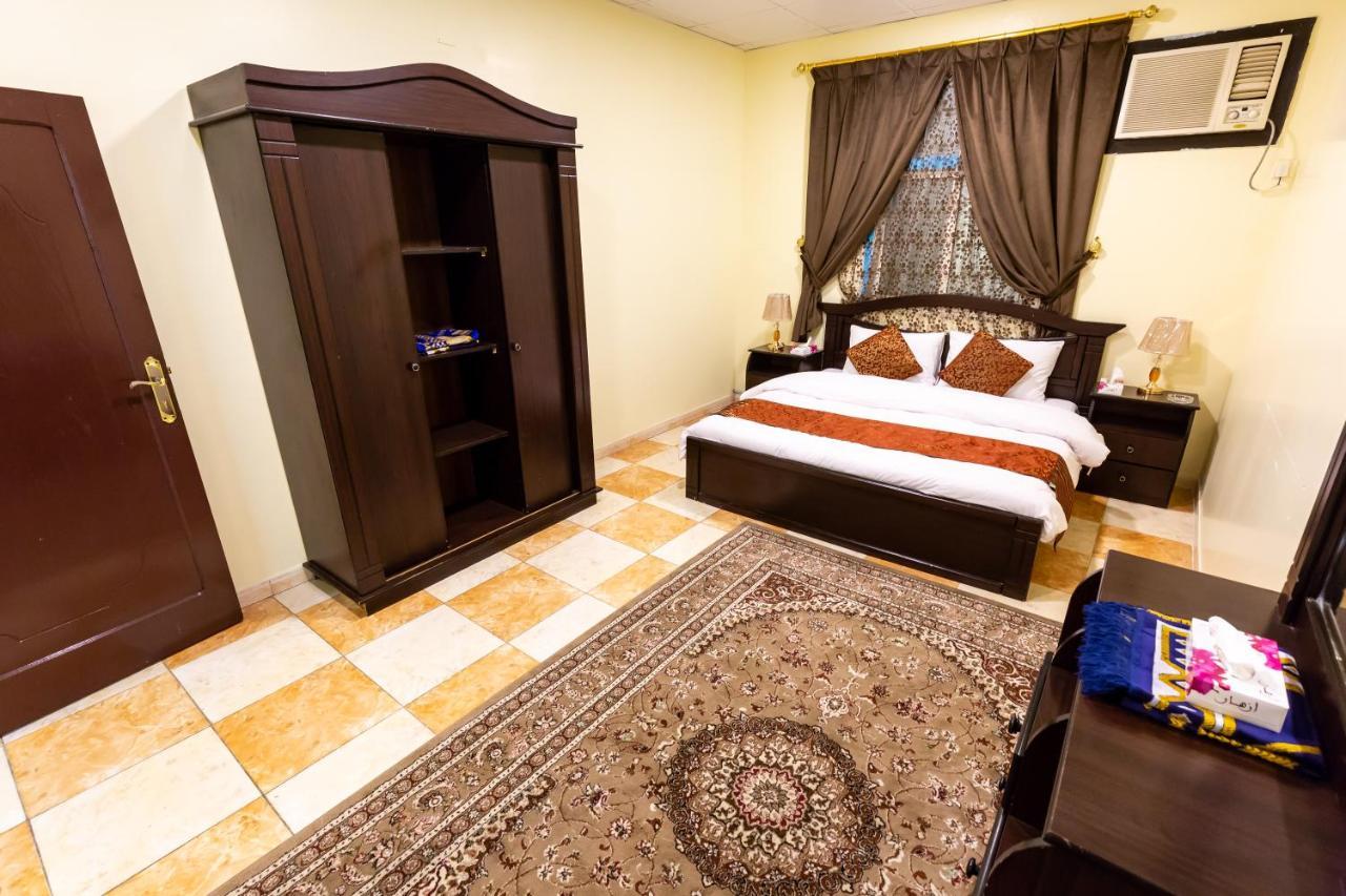 Al Eairy Furnished Apartments - Al Bahah 3 Екстер'єр фото