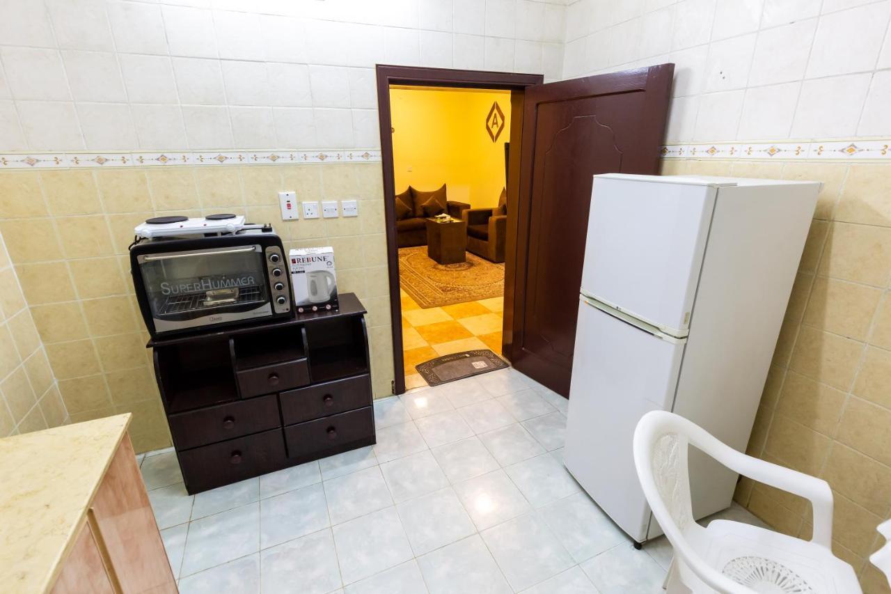 Al Eairy Furnished Apartments - Al Bahah 3 Екстер'єр фото