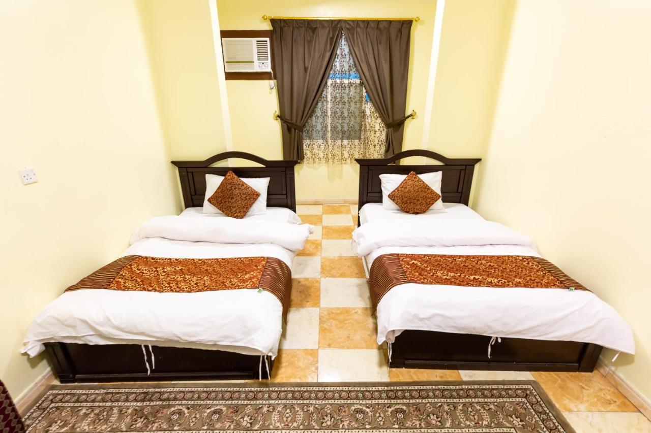 Al Eairy Furnished Apartments - Al Bahah 3 Екстер'єр фото