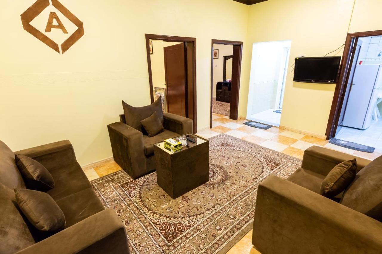 Al Eairy Furnished Apartments - Al Bahah 3 Екстер'єр фото