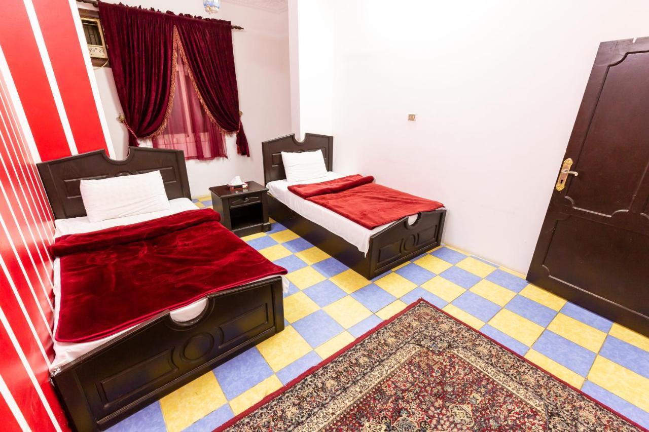 Al Eairy Furnished Apartments - Al Bahah 3 Екстер'єр фото